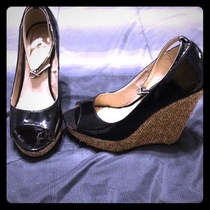 Cute black wedges 7.5